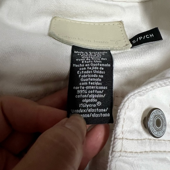 Calvin Klein cropped denim jean jacket size Small - Picture 8 of 12